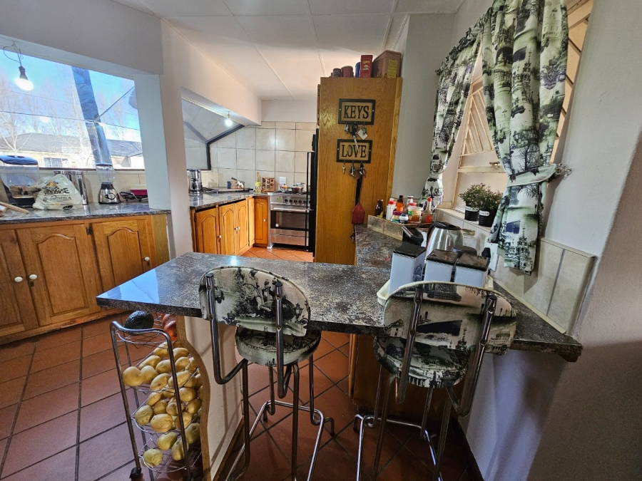 To Let 5 Bedroom Property for Rent in La Provance Free State